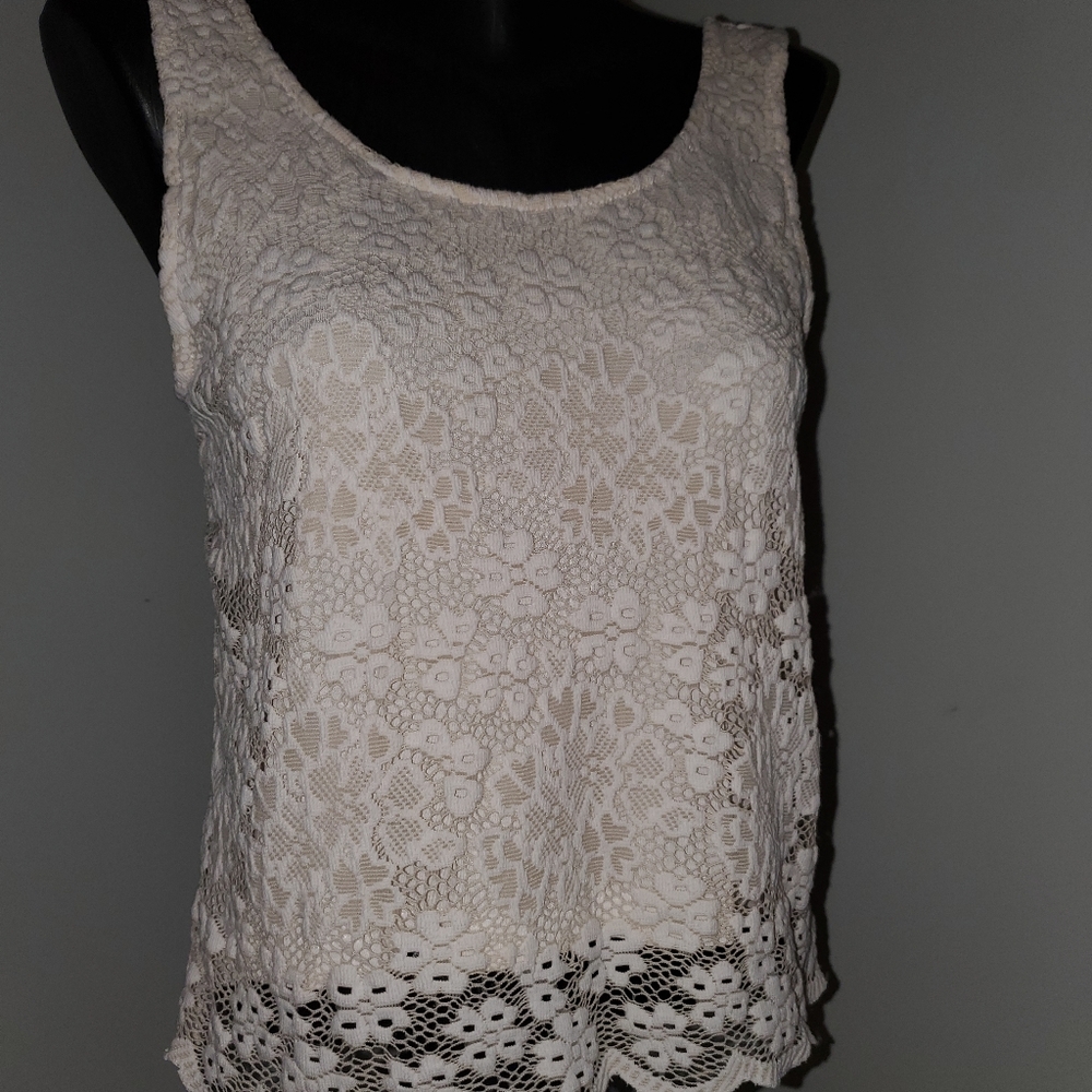 Lace sleeveless top, cream color, size 6, TopShop